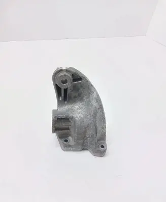 Mercedes-Benz CLS C218 X218 Engine mounting bracket A6422283004