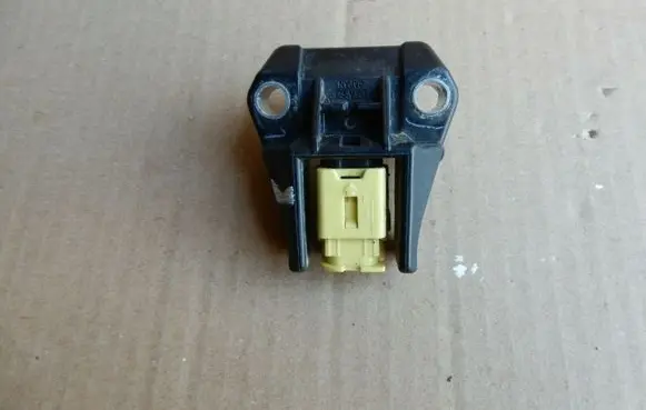Subaru Outback Airbag deployment crash/impact sensor 98231AG020 40356