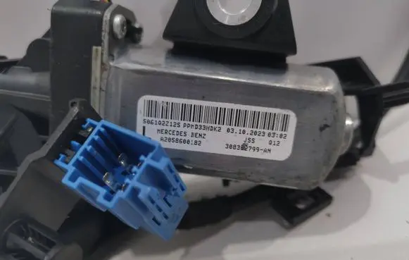 Mercedes-Benz C W205 Seat belt warning relay A2058600182 308362799AN 5061Q2Z12S