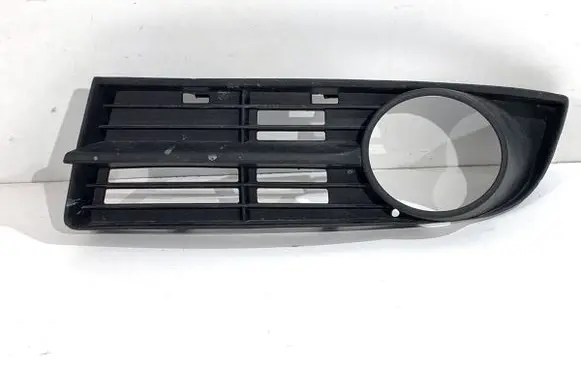 Volkswagen Touran I Front bumper lower grill 1T0853665A