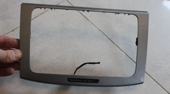 Volkswagen PASSAT B6 Radio/GPS head unit trim 3C0858069M