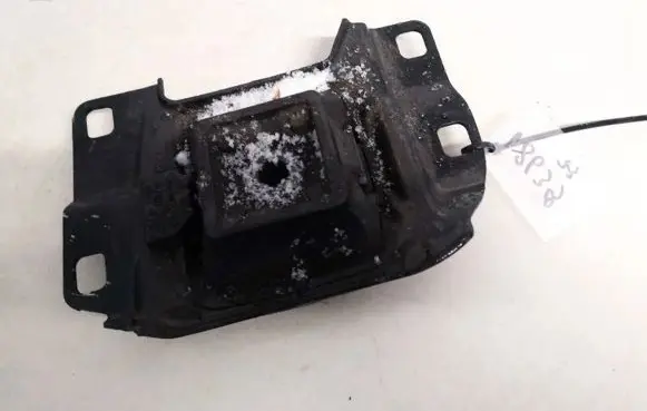 Volvo V50 Engine mount bracket 3m517m121 3m51-7m121
