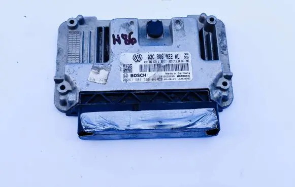 Volkswagen Golf V Engine control unit/module 03C906022AL 03C906022J 0261S04399