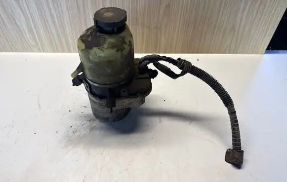 Opel Zafira A Power steering pump