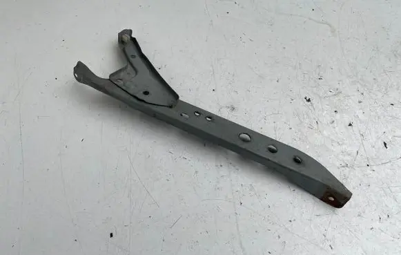 Radiator support slam panel bracket
