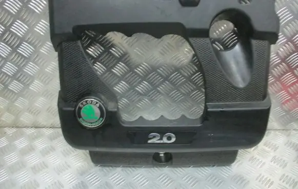 Skoda Fabia Mk1 (6Y) Engine cover (trim)
