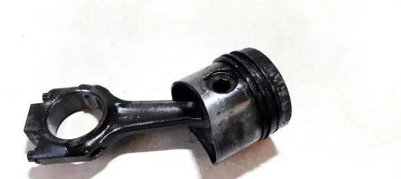 Ford Escort Piston with connecting rod s89ff