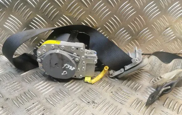 Lexus IS 220D-250-350 Front seatbelt 1036997