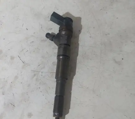 BMW 5 E60 E61 Fuel injector 7794435
