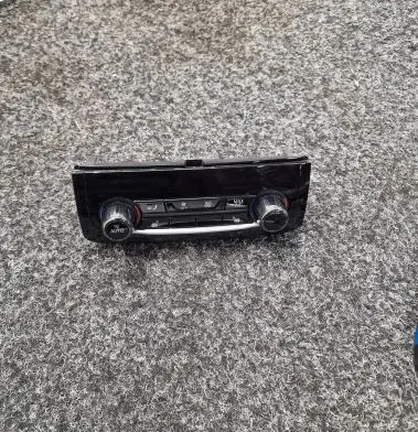 BMW 5 G30 G31 Climate control unit 6834537