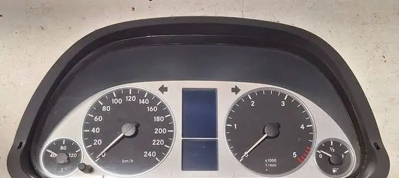 Speedometer (instrument cluster)