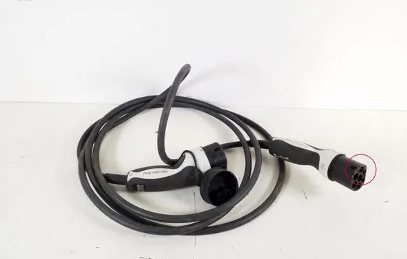 Mercedes-Benz C W205 Electric car charging cable A0005833301