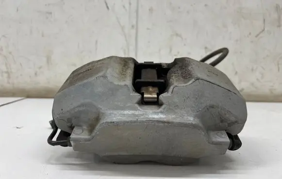 BMW 3 G20 G21 Front brake caliper 6885840