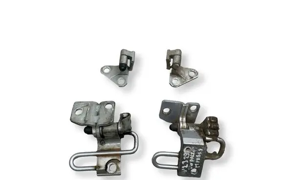 Volkswagen PASSAT B6 Front door hinge set 3C0831401D 3C0831402D