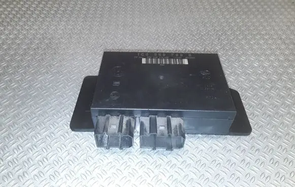 Volkswagen PASSAT B5.5 Comfort/convenience module 1C0959799B 5DK00821400