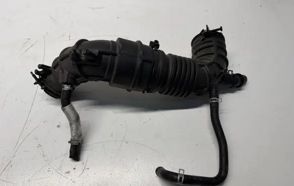 KIA Rio Air intake hose/pipe 28140H8400