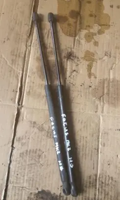 Ford Focus Tailgate strut 