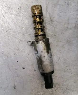 Audi A6 S6 C6 4F Camshaft vanos timing valve 06E109257J