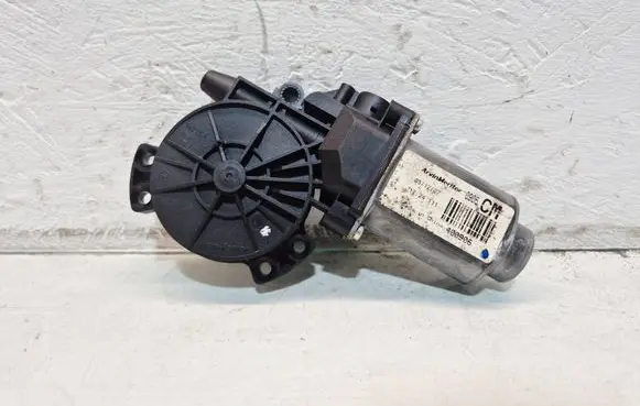Hyundai Santa Fe Front door window regulator motor 