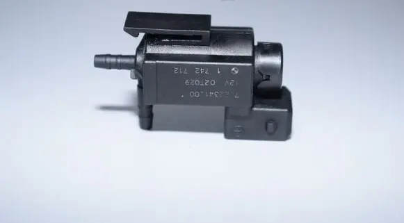 BMW 5 E39 Turbo solenoid valve 1742712
