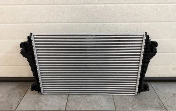 Volkswagen Amarok Intercooler radiator 