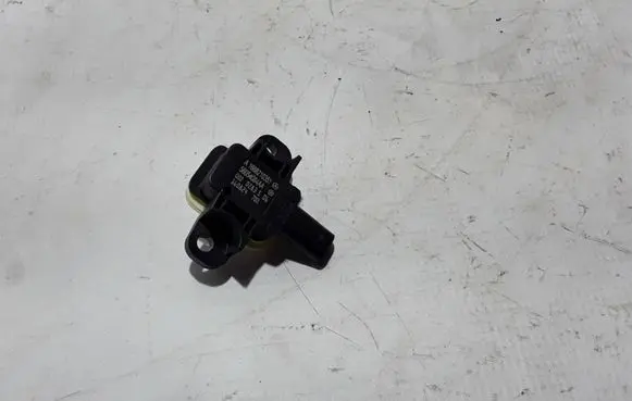 Mercedes-Benz GLS X166 Airbag deployment crash/impact sensor A1668210351