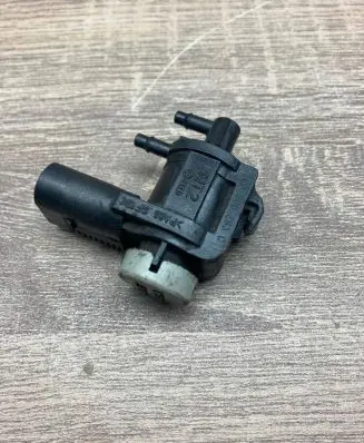 Volkswagen PASSAT B6 Turbo solenoid valve 1J0906283C
