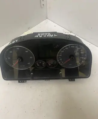 Volkswagen Touran I Speedometer (instrument cluster) V0002000