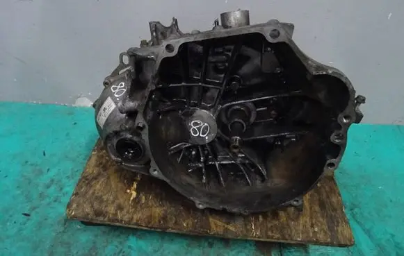 Manual 5 speed gearbox