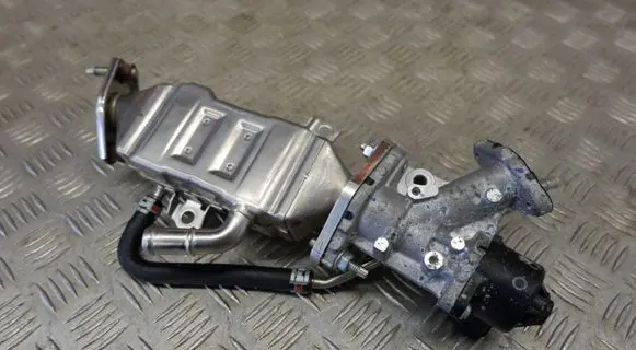 Toyota Prius (XW50) EGR valve cooler 2560137020 2562037140