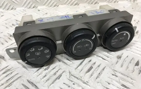Nissan X-Trail T30 Climate control unit 27500EQ310