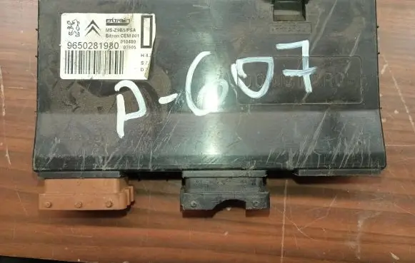 Peugeot 607 Seat control module 9650281980