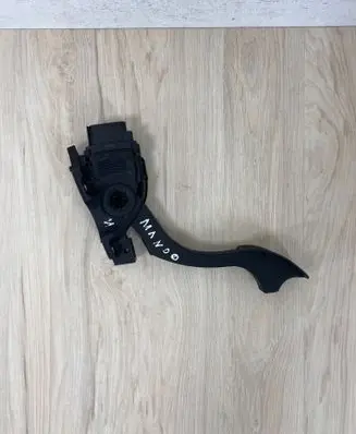 Ford Mondeo Mk III Accelerator throttle pedal 6G929F836RC 6PV00922014