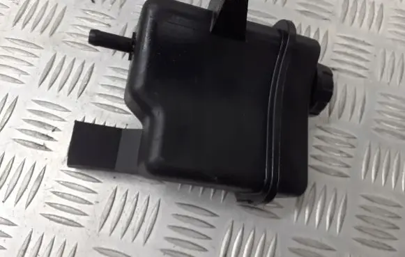 Mitsubishi Space Star Power steering fluid tank/reservoir