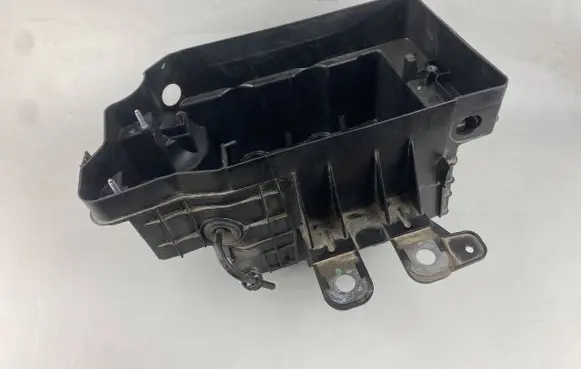 Renault Arkana Battery box tray 648945022R