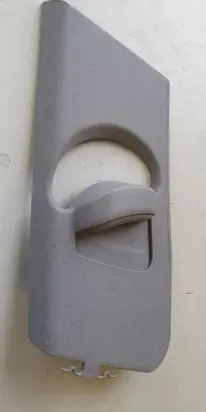 Hyundai Kona I Seat belt trim 