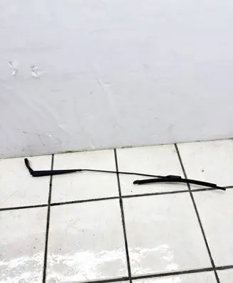 Citroen Berlingo Front wiper blade arm 