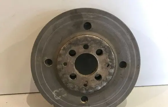 Volkswagen Golf IV Crankshaft pulley