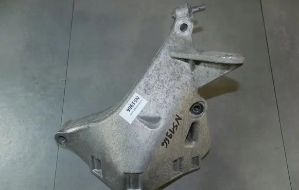 Volkswagen Polo V 6R Engine mounting bracket 03P199206