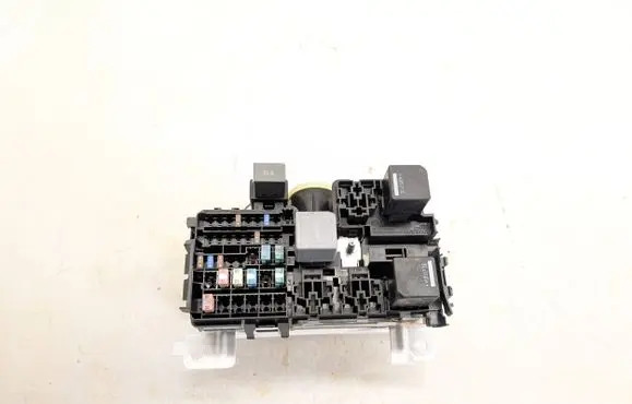 Volvo XC90 Fuse module 31384034