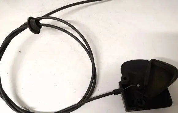 Chrysler Neon I Engine bonnet (hood) release handle