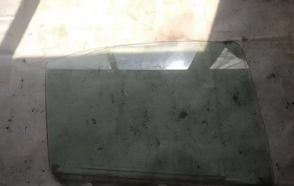 Mitsubishi Lancer X Rear door window glass as2