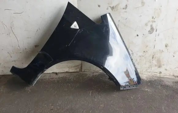 Mitsubishi Colt Fender