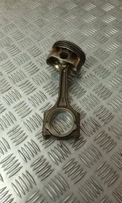 Volvo XC90 Piston with connecting rod