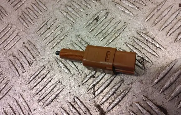 Nissan Juke I F15 Brake pedal sensor switch
