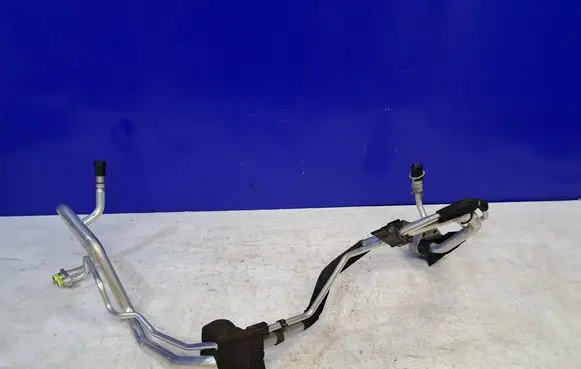 Volvo XC70 Air conditioning (A/C) pipe/hose 30742160 6G9N19D738DC