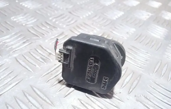 Volkswagen PASSAT B5.5 Headlight level adjustment motor 1J0941295C