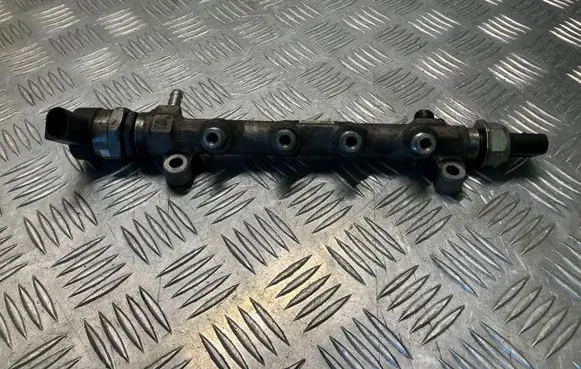 Volkswagen Golf VII Fuel main line pipe 057130764AB 04L906054 04L089B