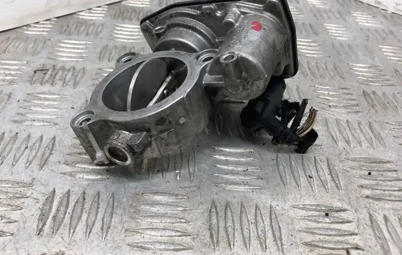 BMW 5 F10 F11 Engine shut-off valve 7810752 10378517 1401681