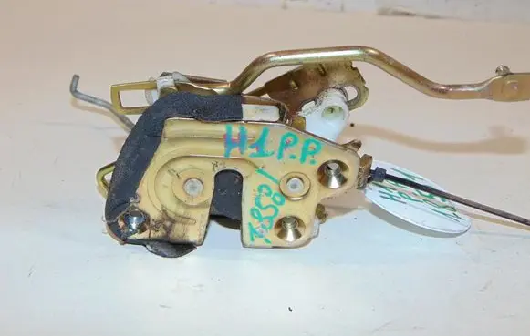 Hyundai H-1, Starex, Satellite Front door lock 813204A000